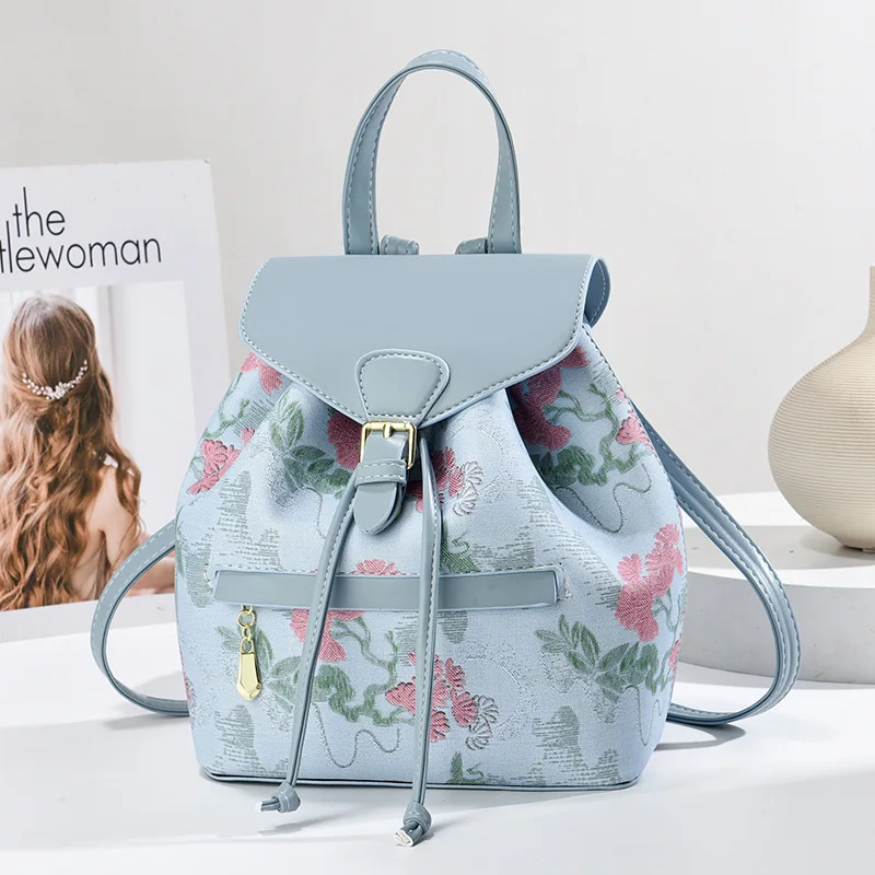 Fashion Backpack Women - กระเป๋าเป้สะพายหลังผู้หญิงแบบใหม่ แฟชั่นลำลอง ปักลาย วัสดุ PU กระเป๋าเป้สะพายหลังแฟชั่นสำหรับผู้หญิง